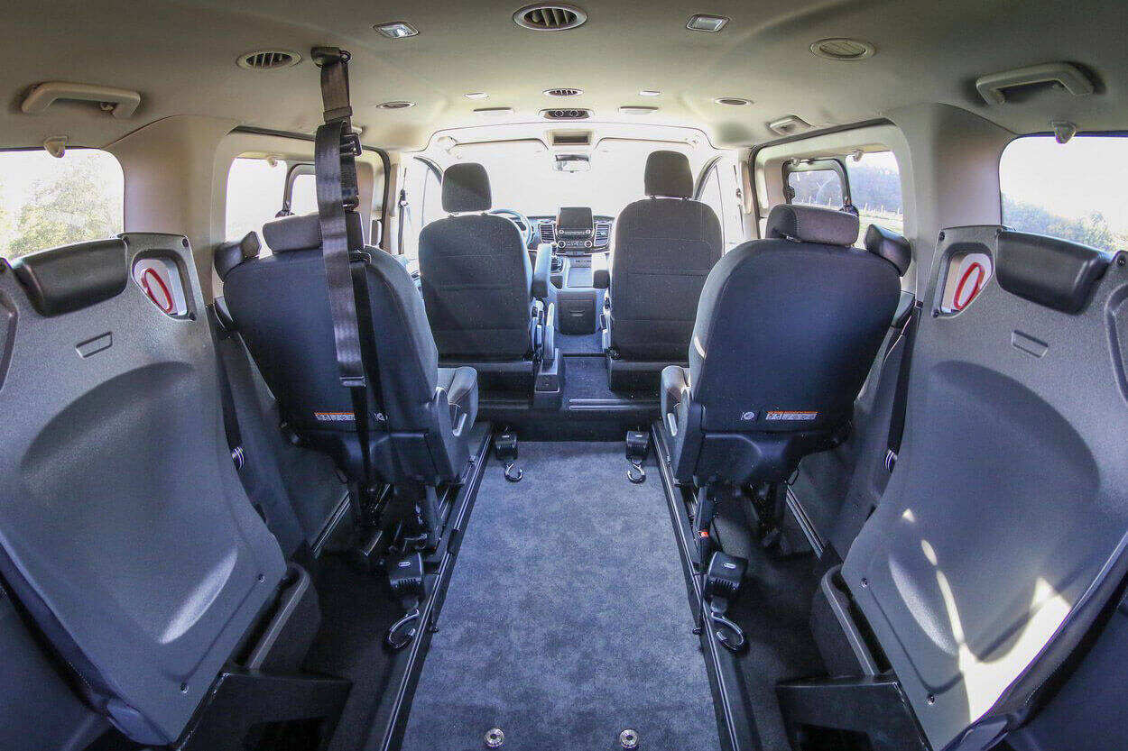 Rent this wheelchair-accessible Ford Tourneo Custom and enjoy your holidays !