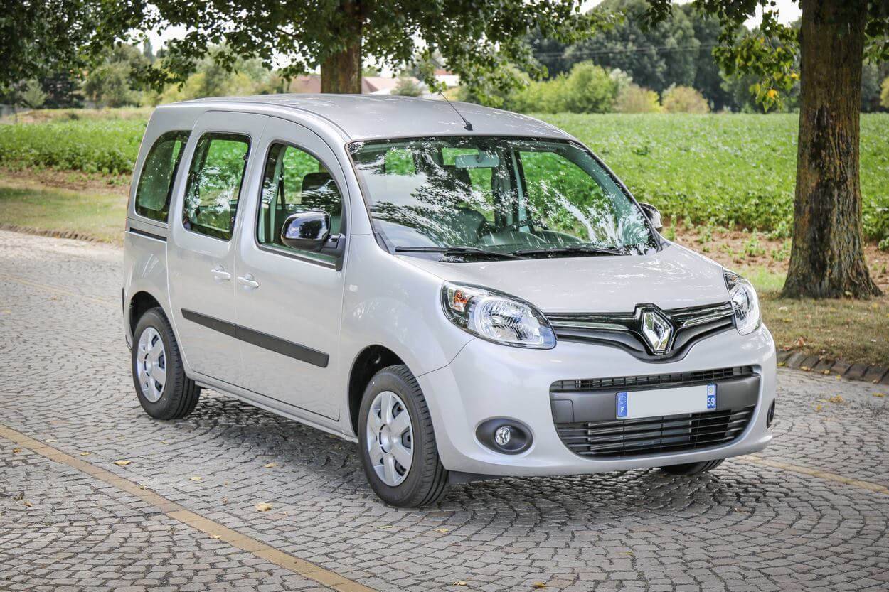 The wheelchair friendly Renault Kangoo is perfect to drive in small city !