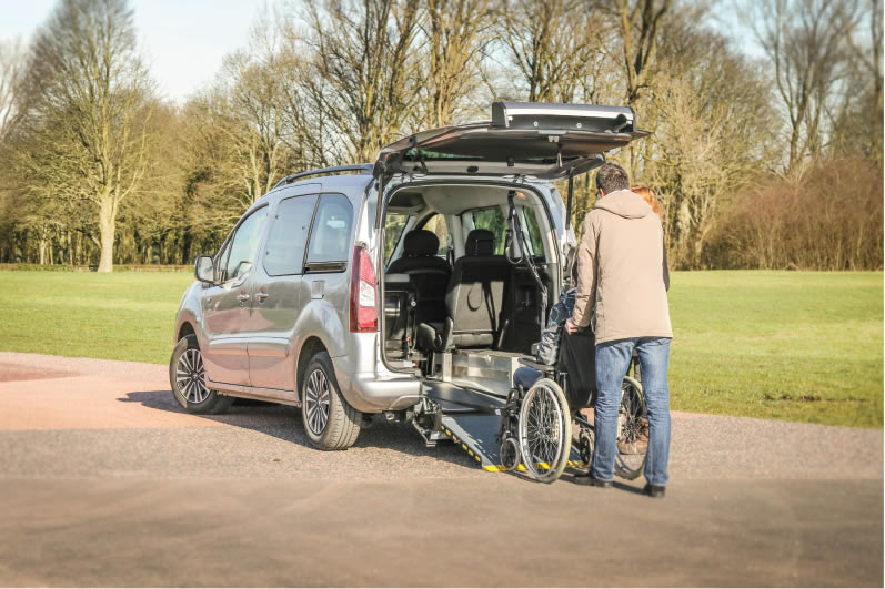 Hire an accessible vehicle with one wheelchair (electric or manual) access